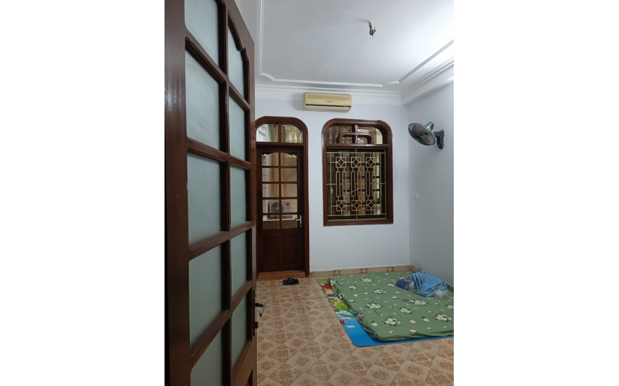 Cho thuê nhà trong ngõ 105 Bạch Mai, Hai Bà Trưng, 40m - 4tầng 6 ngủ - Giá 13 triệu, ở GĐ, KD